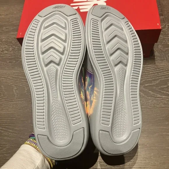 Super fun and light New Balance Sneakers - NWOT - Picture 3 of 7